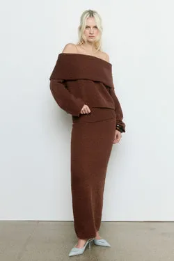 SANNA OFF SHOULDER SWEATER - COFFEE