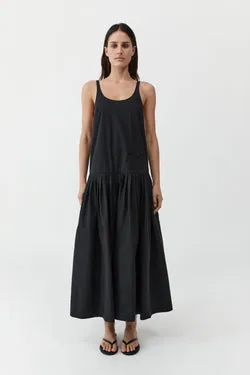 Relaxed Pleat Dress - Black
