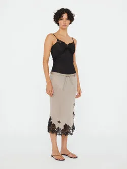 Hibiscus Embroidered Rib Skirt