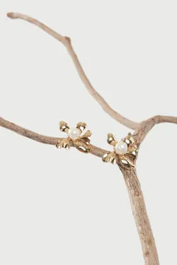 Perfect Stranger Pearl Flower Stud Earring 18K Gold Plated