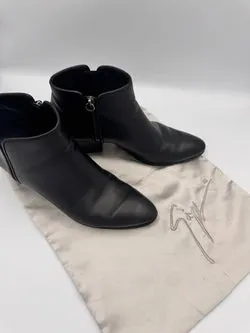 GIUSEPPE ZANOTTI Black Boots Size 39