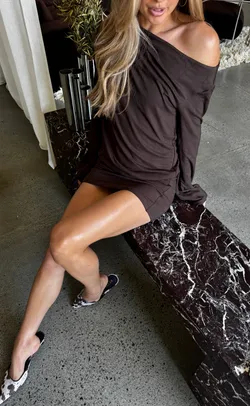 Embry Long Sleeve Mini Dress (Chocolate)
