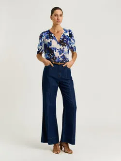 IVORY CLIMBING VINE DRAPED SLEEVE TOP