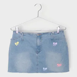 Light Wash Bow Pin Mini Skirt