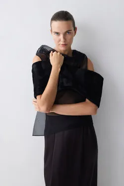 BLACK FAUX FUR THE SHRUG