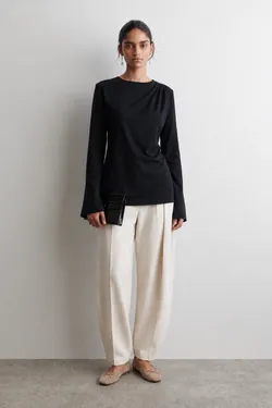THE LONG SLEEVE DRAPED TOP- BLACK